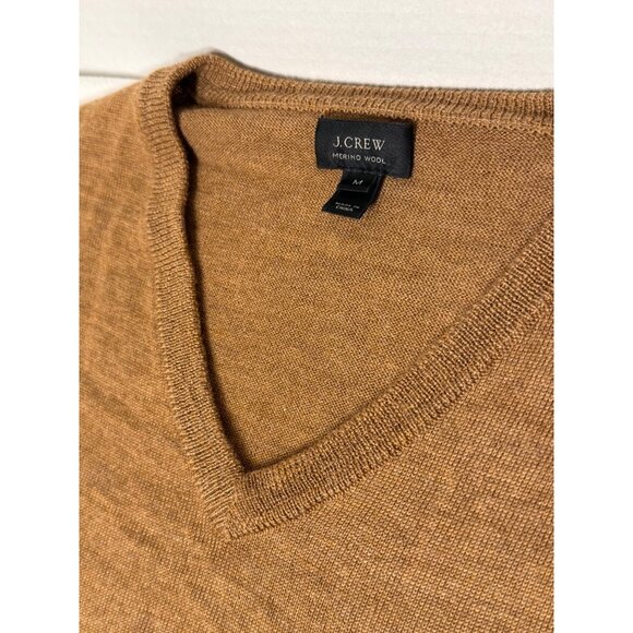 J.Crew Men's 100% Merino Wool V-Neck Sweater Medium M Classic Tan Camel brown - Picture 2 of 10